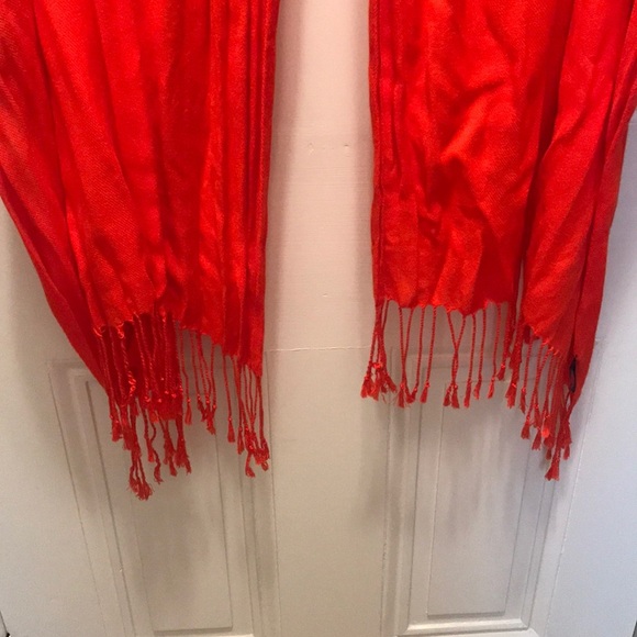 Apt.9 🧣 - Picture 2 of 5